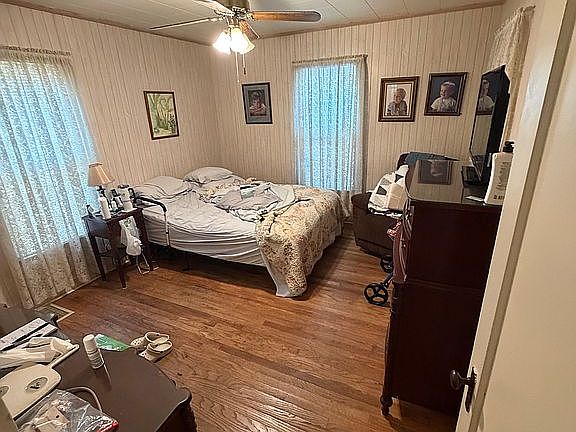 4th image of 306 N Douglass St