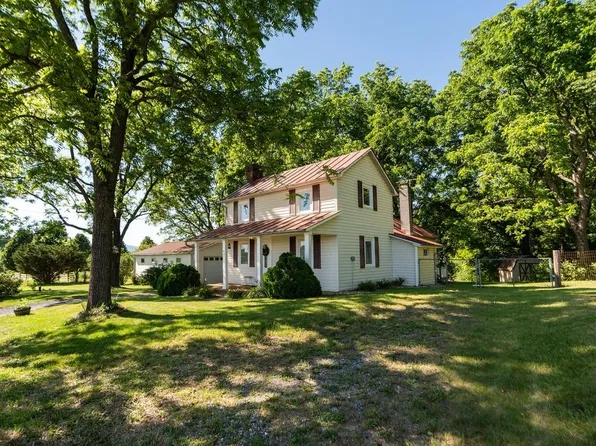 43 Sugar Loaf Rd, Staunton, VA 24401