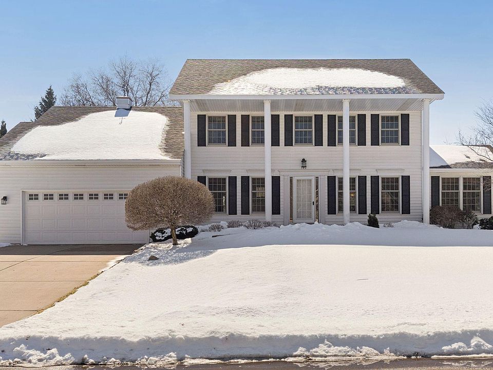 1st image of 180 Red Oaks Dr