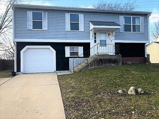 1st image of 217 Yellow Pine Dr