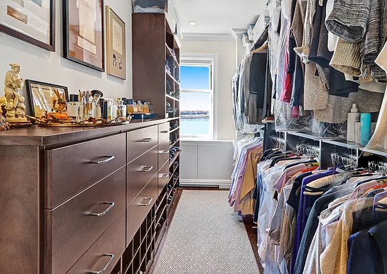 Sold by Compass | media 7