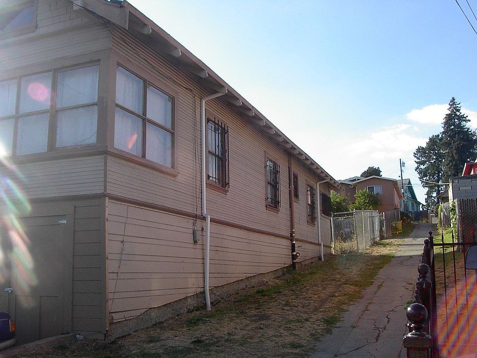 2nd image of 2185 High St