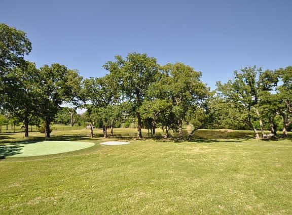 3rd image of 736 Glen Abbey Dr
