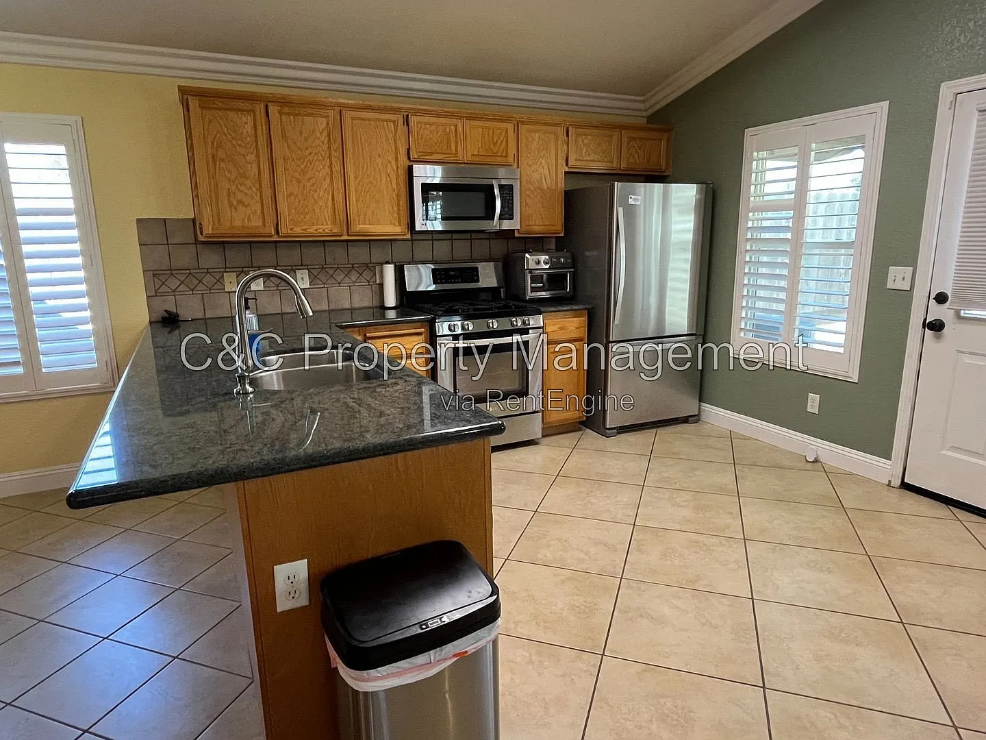 3 bed, 2.0 bath, 1397 sqft, $2,100 — Photo 3