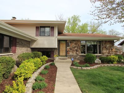 220 Scully Ct, Schaumburg, IL, 60193