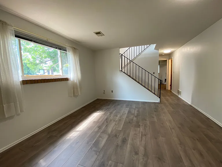 675 Ithaca Dr — Photo 19