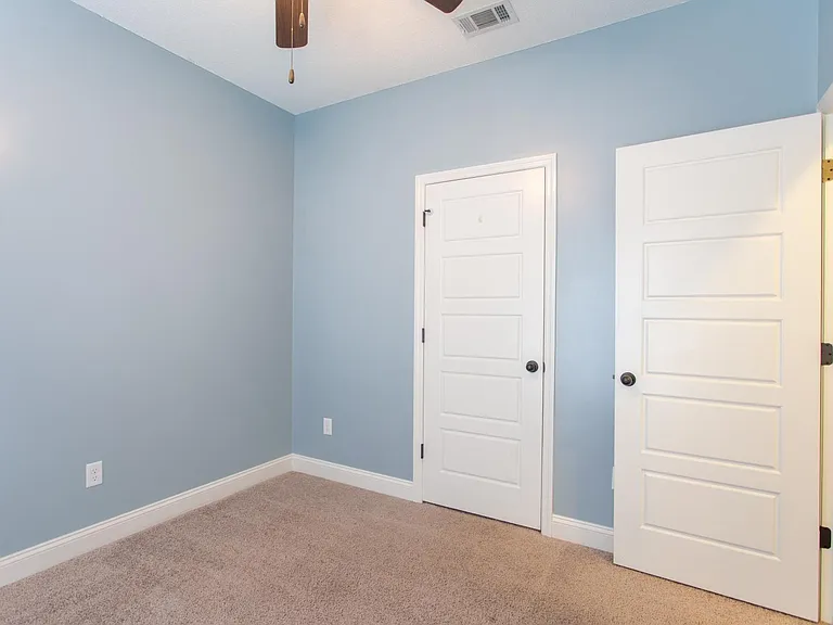 3930 Glen Laurel Dr S — Photo 12