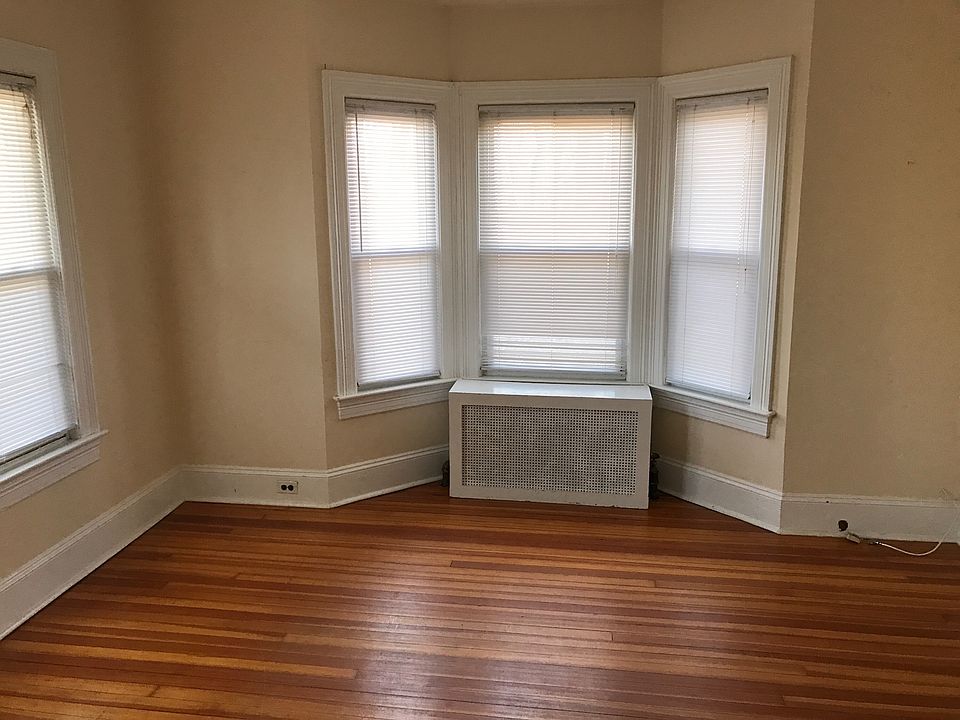 1st image of 16 Aqueduct Ln