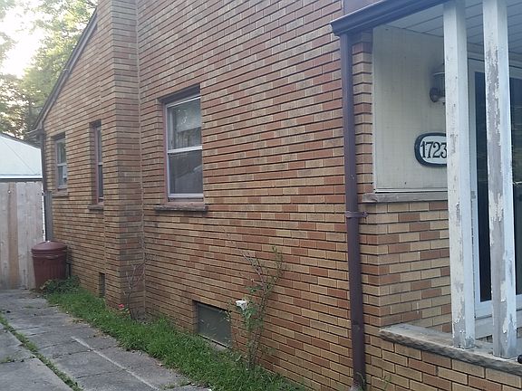 4th image of 17233 Centralia St