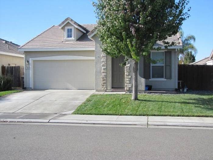 HOUSE FRONT