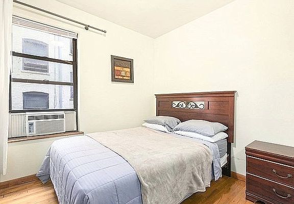 3rd image of 706 W 180th St APT 42