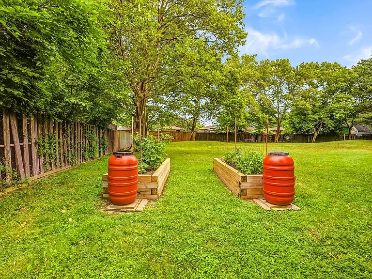 5552 Heritage Dr — Photo 24