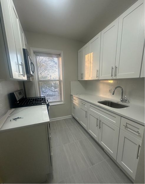 1st image of 125-127 Corbin Ave #103