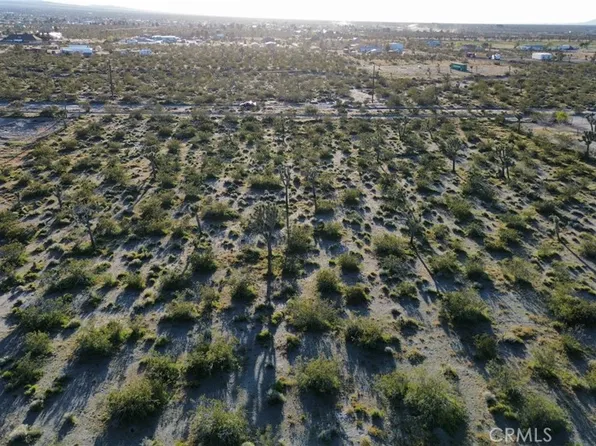 10 Wintergreen Rd, Pinon Hills, CA 92372