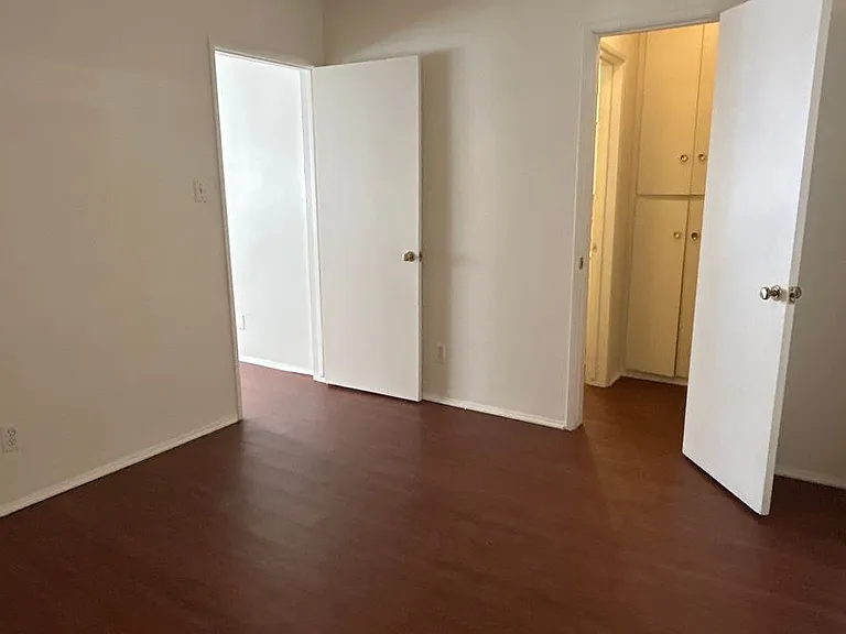 7723 Milton Ave — Photo 12