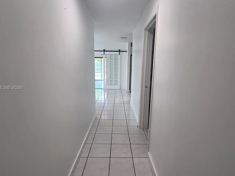 16227 SW 139th Ct — Photo 3