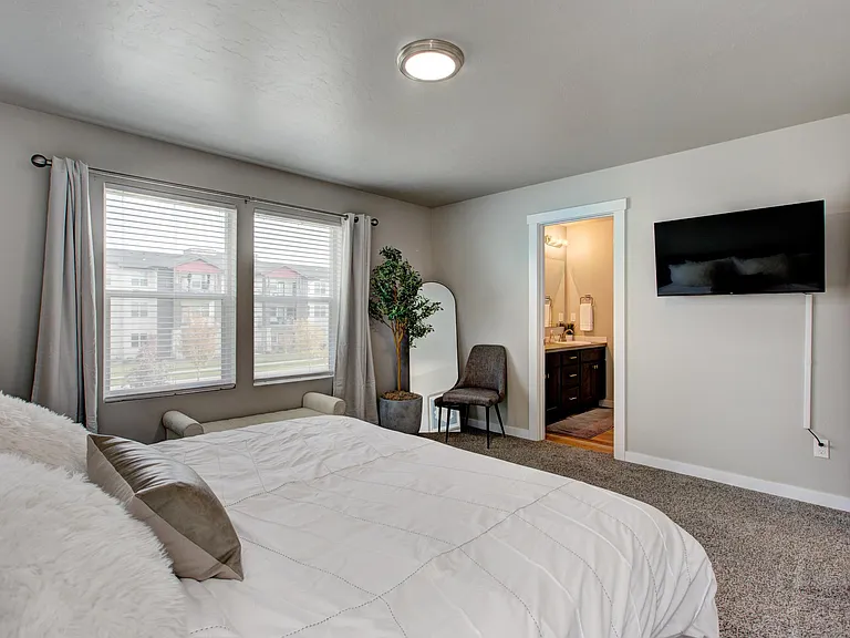 254 S Riggs Spring Ave — Photo 10