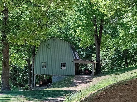5th image of 1760 Lakey Creek Rd