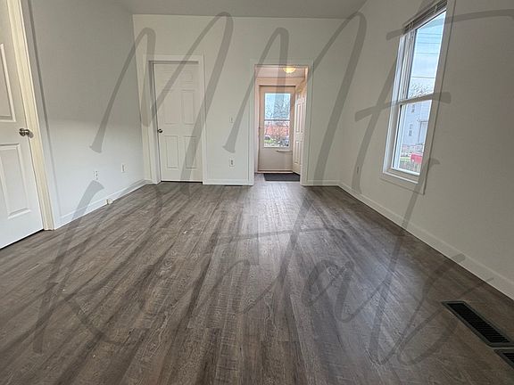 4th image of 1418 10th St