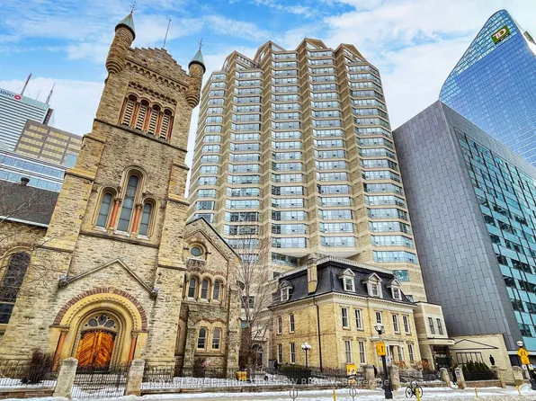 71 Simcoe St #2001, Toronto, ON M5J 2S9