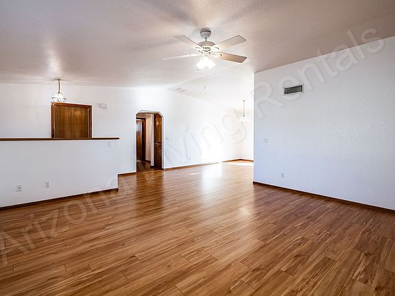 5th image of 4000 Bluegrass Dr