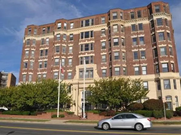 285 Lynn Shore Dr APT 506, Lynn, MA 01902