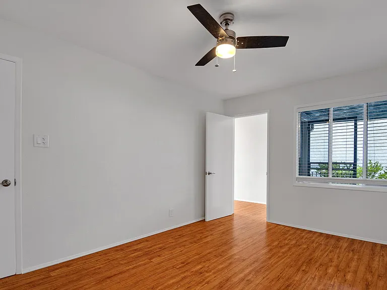 1607 Manning Ave #6 — Photo 14