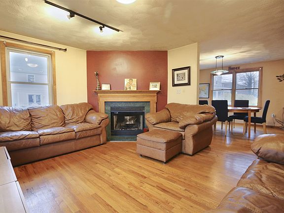 73 Winter LIVING AREA