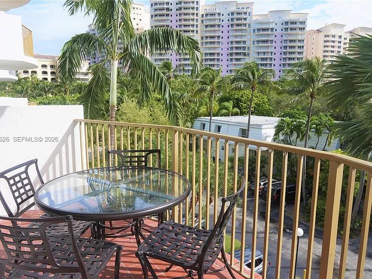 210 Sea View Dr #408 — Photo 2