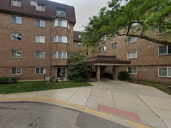 300 S Roselle Rd APT 519, Schaumburg, IL 60193