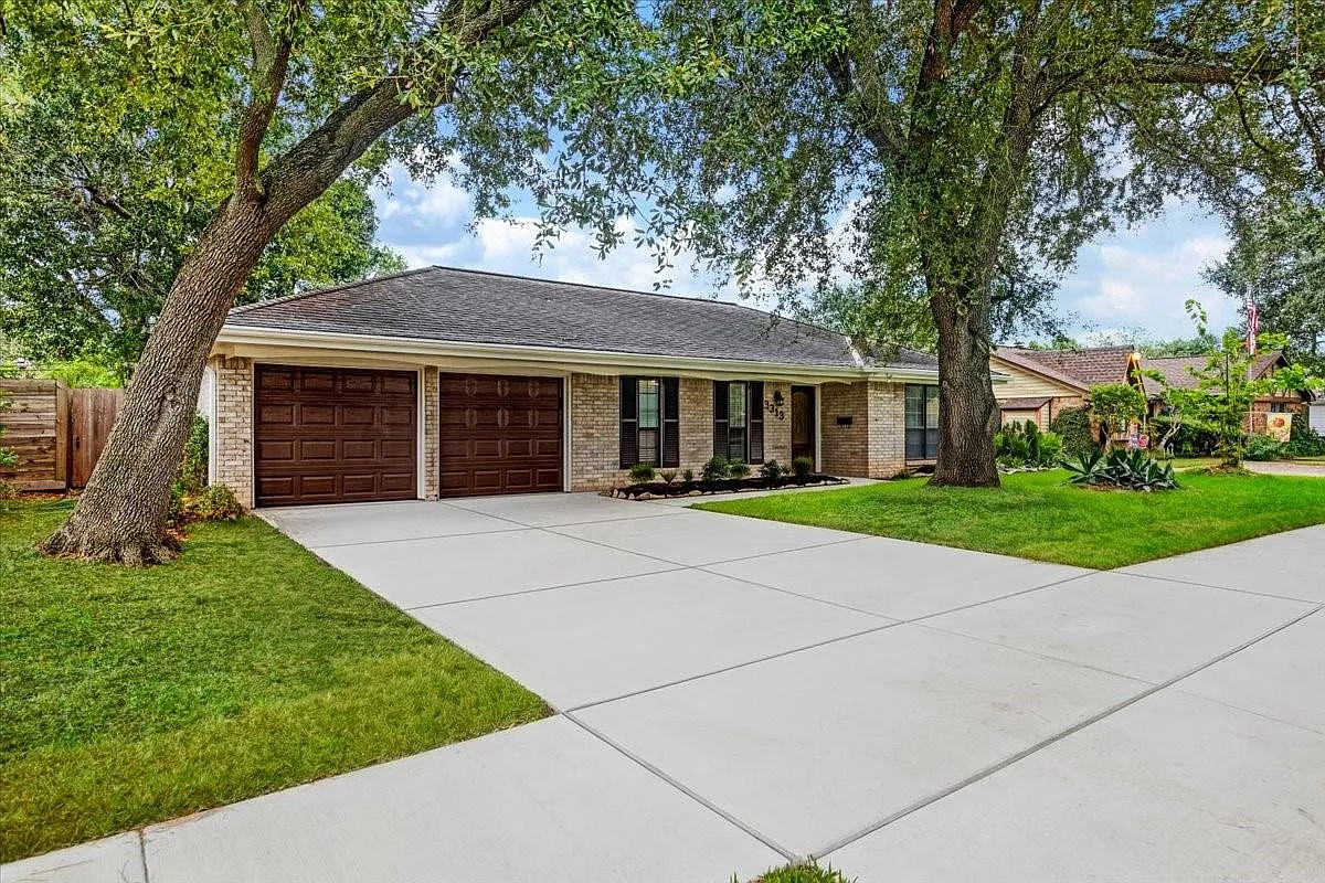 4 bed, 2.0 bath, 1576 sqft, $2,200 — Photo 3