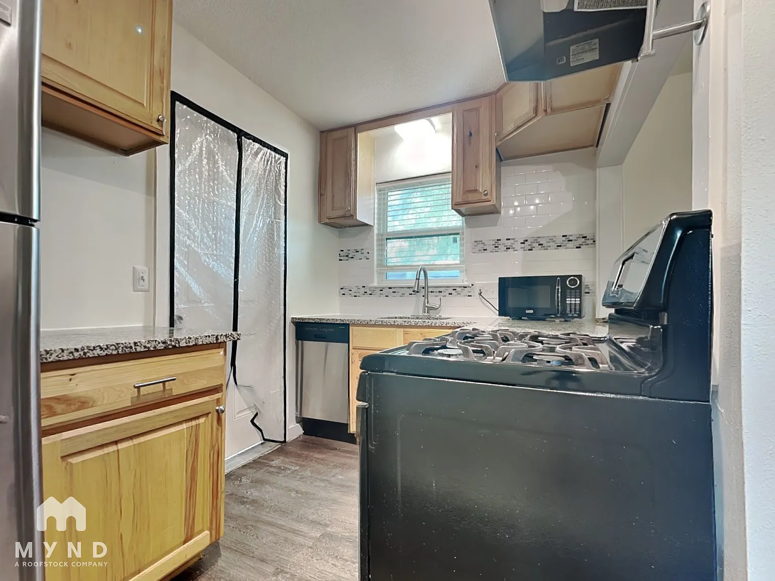 2 bed, 1.0 bath, 800 sqft, $1,675 — Photo 3