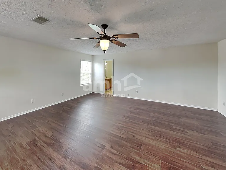 2651 Sutherland Dr — Photo 10