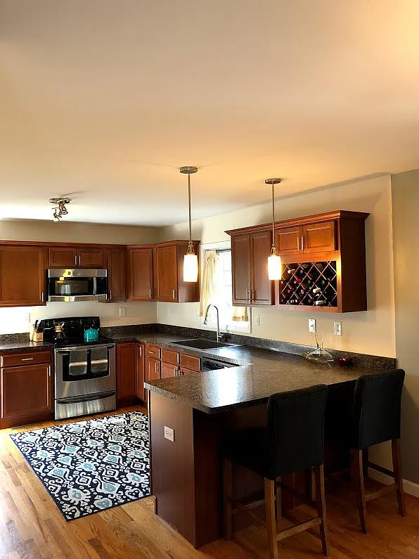 3 bed, 2.5 bath, 1638 sqft, $2,695 — Photo 1