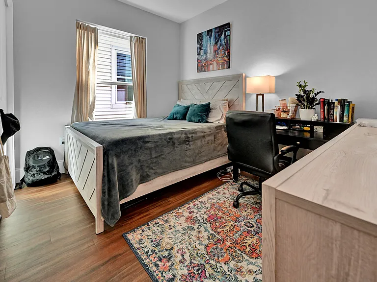 205 Maverick St #302 — Photo 9