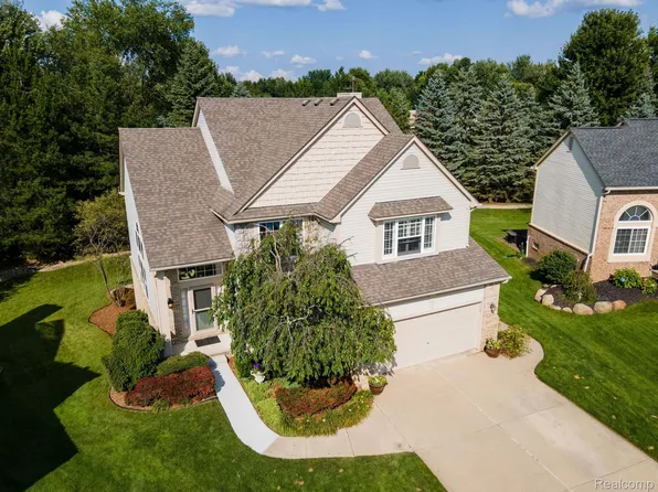 3558 Briarbrooke Ln, Rochester, MI 48306