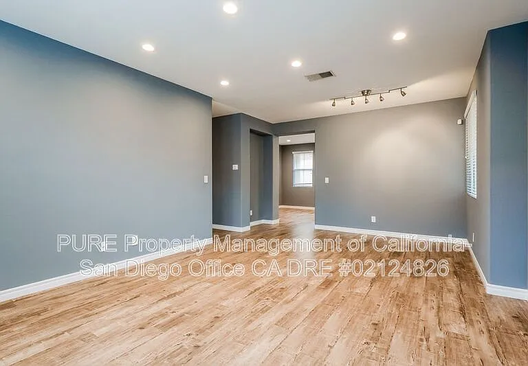 740 Mariposa Cir — Photo 3