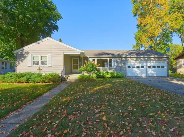 223 Maple St N, Lester Prairie, MN 55354