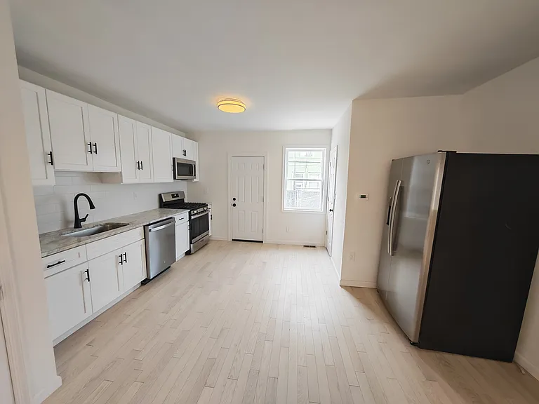 2710 S Fairhill St — Photo 2