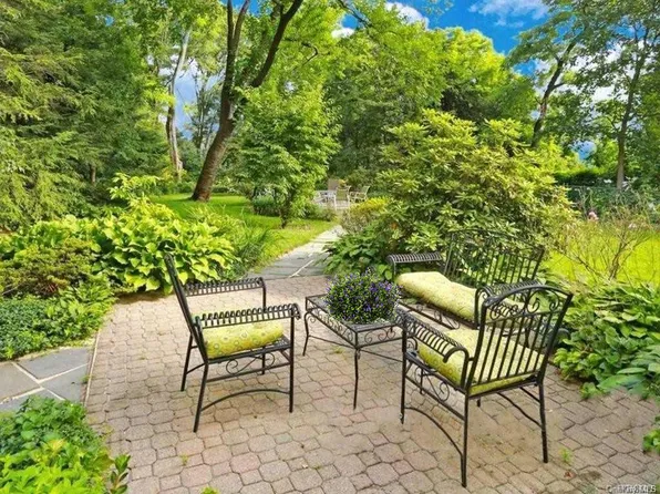 2727 Palisade Avenue image 23 of 25