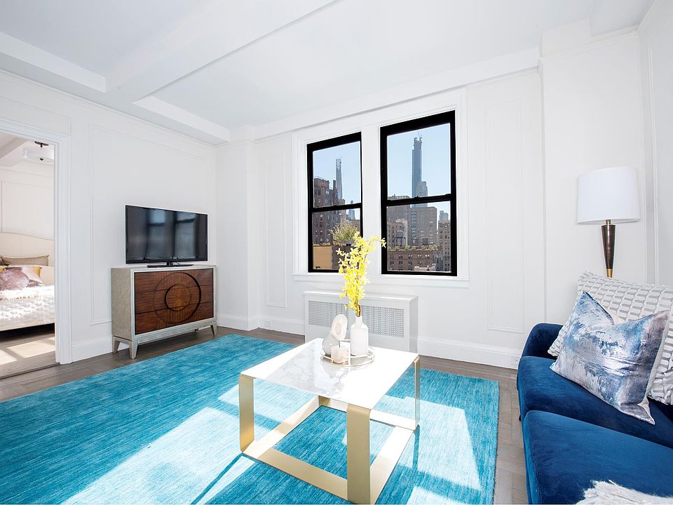 1st image of 20 W 72nd St #1005