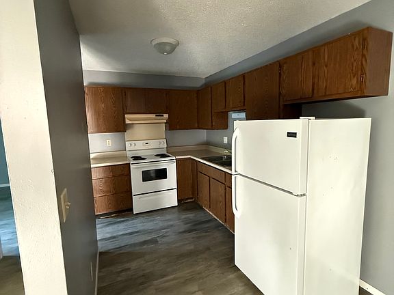 3rd image of 902 N 6th St #14