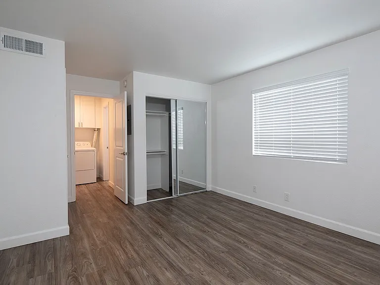 Golden Pacific Apartments — Photo 18