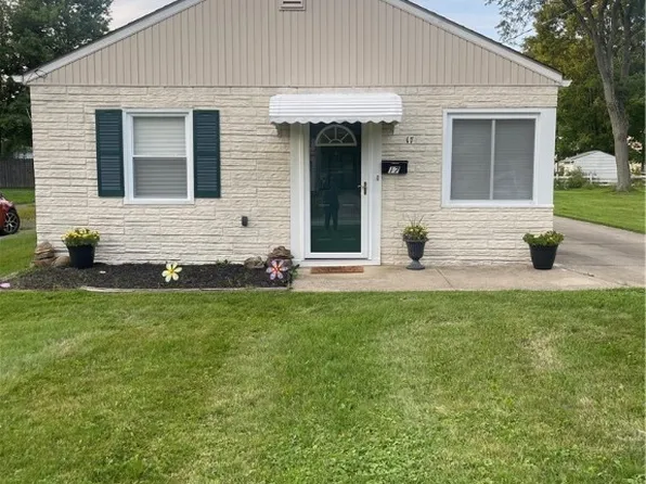 17 Broadmore Ave, Bedford, OH 44146