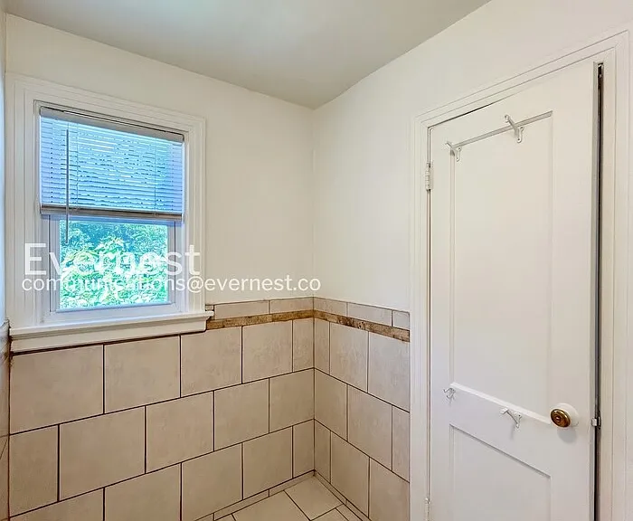 3114 Barton Ave #B — Photo 9