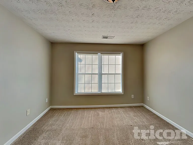 180 Prince Edward Way — Photo 12