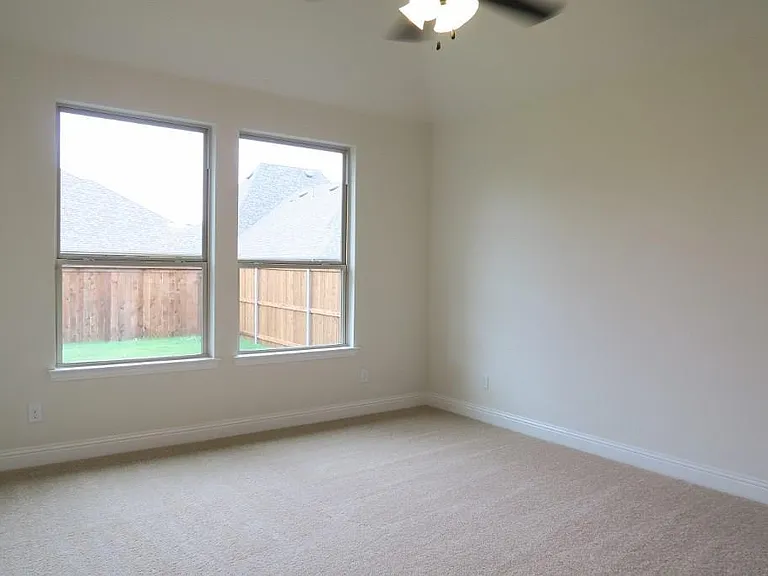 15704 Governors Island Way — Photo 18