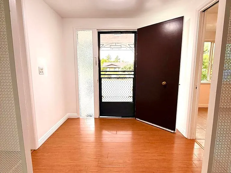 1126 Louise Ave — Photo 8