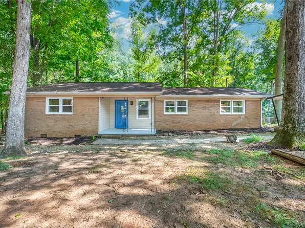 113 Anglewood Dr, Simpsonville, SC 29680