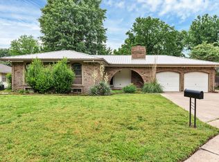 1306 N Brookfield Ln, Derby, KS 67037